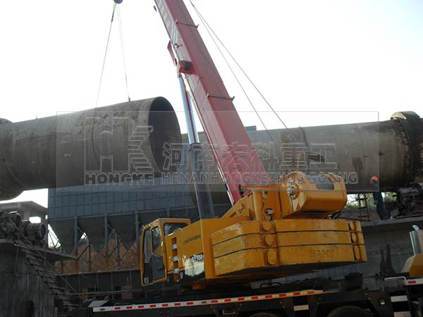 遼寧丹東頁巖陶?；剞D窯安裝現場